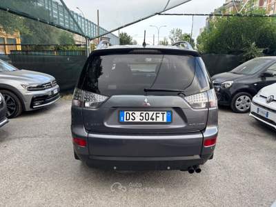 Mitsubishi Outlander 7 posti 4x4 Grigio usata Bologna