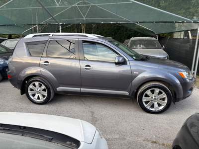 Mitsubishi Outlander 7 posti 4x4 Grigio usata Bologna