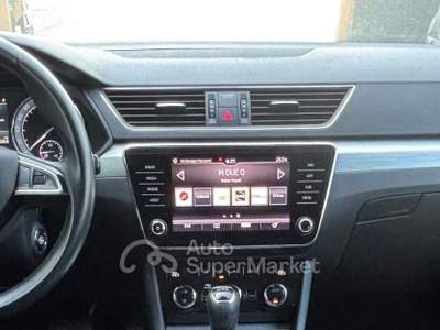 Skoda Superb 2.0 TDI 150CV DSG Wagon Executive Bianco usata Bologna