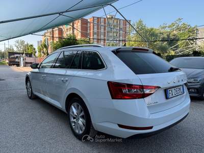 Skoda Superb 2.0 TDI 150CV DSG Wagon Executive Bianco usata Bologna