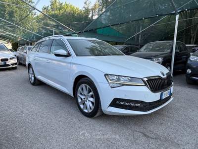 Skoda Superb 2.0 TDI 150CV DSG Wagon Executive Bianco usata Bologna