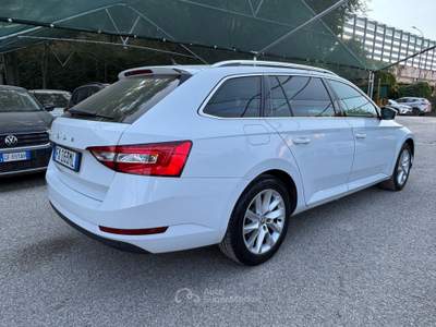 Skoda Superb 2.0 TDI 150CV DSG Wagon Executive Bianco usata Bologna