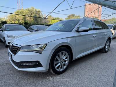 Skoda Superb 2.0 TDI 150CV DSG Wagon Executive Bianco usata Bologna