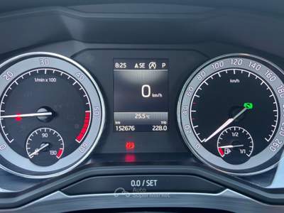 Skoda Superb 2.0 TDI 150CV DSG Wagon Executive Bianco usata Bologna