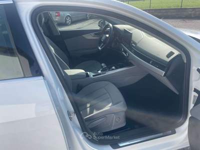 Audi A4 A4 V 2019 Avant Avant 35 2.0 tdi mhev Business 163cv s-tronic Bianco usata Bastia Umbra