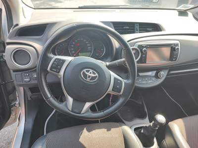 Toyota Yaris 5 porte Lounge Nero usata Torino