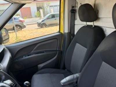 Fiat Doblò Robusta fuori, comoda dentro Giallo usata Nardò