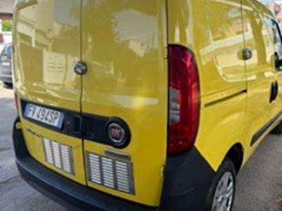 Fiat Doblò Robusta fuori, comoda dentro Giallo usata Nardò
