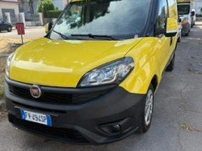Fiat Doblò Robusta fuori, comoda dentro Giallo usata Nardò
