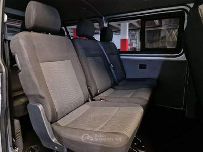 Volkswagen Transporter 2.0 TDI 150CV DSG PC 9 POSTI KM.97.000 UNIPROP Argento usata Torino