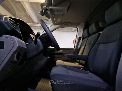 Volkswagen Transporter 2.0 TDI 150CV DSG PC 9 POSTI KM.97.000 UNIPROP Argento usata Torino