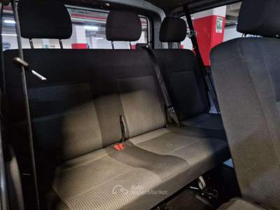 Volkswagen Transporter 2.0 TDI 150CV DSG PC 9 POSTI KM.97.000 UNIPROP Argento usata Torino