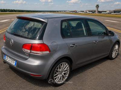 Volkswagen Golf 5p. Comfortline usata San Fermo della Battaglia