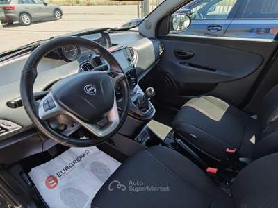 Lancia Ypsilon 5 p. Hybrid Gold Nero usata Galatina