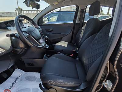 Lancia Ypsilon 5 p. Hybrid Gold Nero usata Galatina