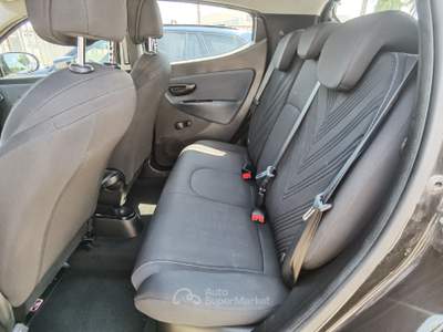 Lancia Ypsilon 5 p. Hybrid Gold Nero usata Galatina