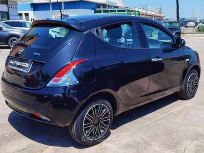 Lancia Ypsilon 5 p. Hybrid Gold Nero usata Galatina