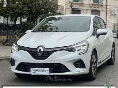Renault Clio RENAULT Clio Full Hybrid E-Tech 140 CV 5 porte E-Tech Bianco usata Messina