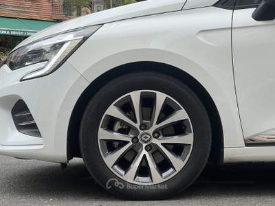 Renault Clio RENAULT Clio Full Hybrid E-Tech 140 CV 5 porte E-Tech Bianco usata Messina