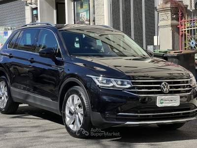 Volkswagen Tiguan VOLKSWAGEN Tiguan 2.0 TDI 150 CV SCR DSG Elegance Nero usata Messina