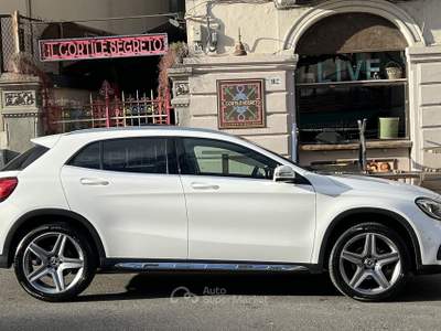 Mercedes-Benz GLA MERCEDES GLA 200 d Automatic Premium Bianco usata Messina