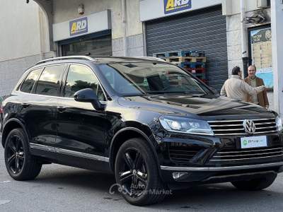 Volkswagen Touareg VOLKSWAGEN Touareg 3.0 TDI 204 CV tiptronic BlueMotion Techn. Executive Nero usata Messina