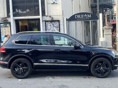 Volkswagen Touareg VOLKSWAGEN Touareg 3.0 TDI 204 CV tiptronic BlueMotion Techn. Executive Nero usata Messina