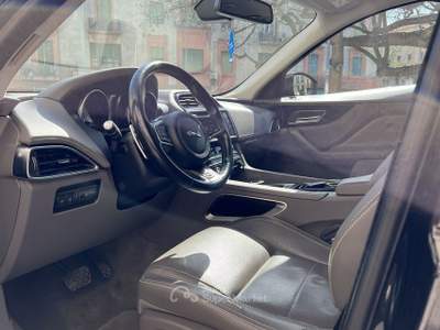 Jaguar F-Pace JAGUAR F-Pace 2.0 D 180 CV AWD aut. R-Sport Nero usata Messina