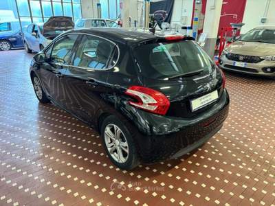 Peugeot 208 1.2 VTi 82 CV 5 porte Allure Nero usata Cinisello Balsamo