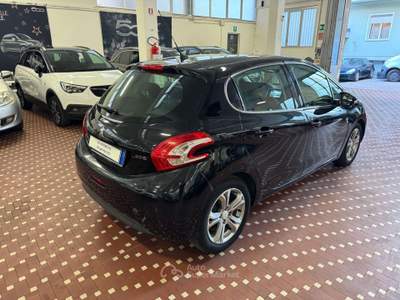 Peugeot 208 1.2 VTi 82 CV 5 porte Allure Nero usata Cinisello Balsamo