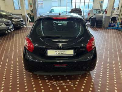Peugeot 208 1.2 VTi 82 CV 5 porte Allure Nero usata Cinisello Balsamo