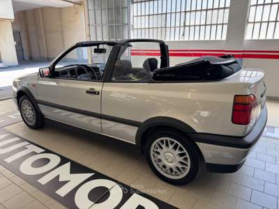 Volkswagen Golf Cabriolet 1.8 cat (75 CV) Basic Grigio usata Torino