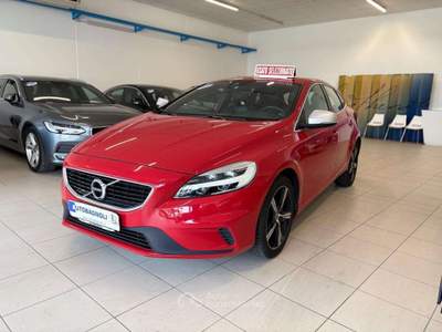 Volvo V40 R-DESIGN D2 2.0 120 CV 6mt Rosso usata Bagnaria Arsa