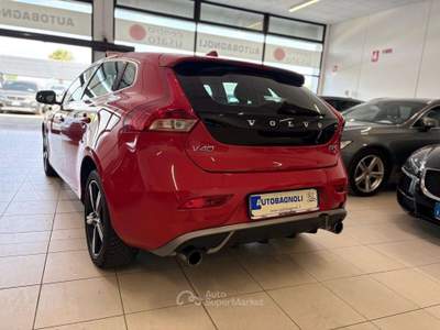 Volvo V40 R-DESIGN D2 2.0 120 CV 6mt Rosso usata Bagnaria Arsa