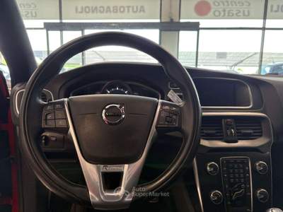 Volvo V40 R-DESIGN D2 2.0 120 CV 6mt Rosso usata Bagnaria Arsa