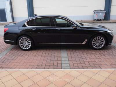 BMW Serie 7 730d D con promoFINANZIAMENTO Nero usata Magione