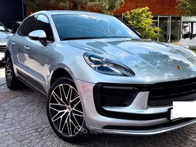 Porsche Macan Porsche Macan cerchi 21" Pack Chrono Camera PASM 265cv Argento usata Roma