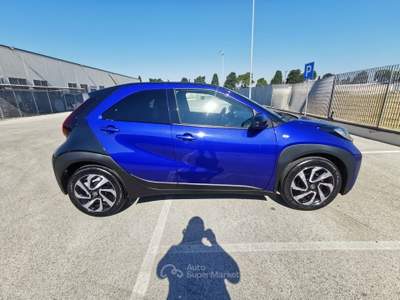 Toyota Aygo X 1.0 VVT-i 72 CV 5 porte Lou S-CVT Blu/Azzurro usata Barletta