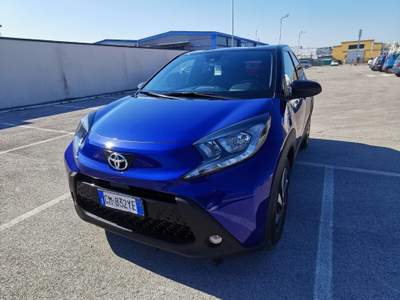 Toyota Aygo X 1.0 VVT-i 72 CV 5 porte Lou S-CVT Blu/Azzurro usata Barletta