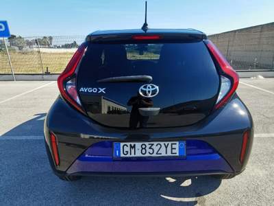 Toyota Aygo X 1.0 VVT-i 72 CV 5 porte Lou S-CVT Blu/Azzurro usata Barletta