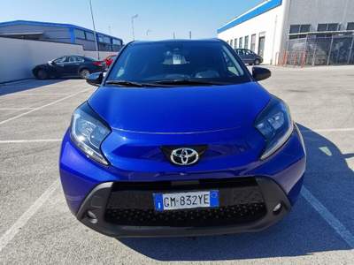Toyota Aygo X 1.0 VVT-i 72 CV 5 porte Lou S-CVT Blu/Azzurro usata Barletta