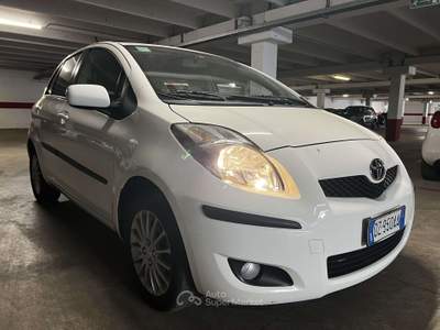 Toyota Yaris Yaris II 2005 5p 1.3 dual Sol m-mt solo 63000 km Bianco usata Sesto San Giovanni