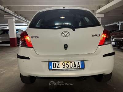 Toyota Yaris Yaris II 2005 5p 1.3 dual Sol m-mt solo 63000 km Bianco usata Sesto San Giovanni