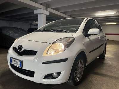 Toyota Yaris Yaris II 2005 5p 1.3 dual Sol m-mt solo 63000 km Bianco usata Sesto San Giovanni
