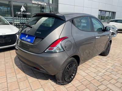 Lancia Ypsilon 1.0 firefly hybrid Silver s&amp;s 70cv Grigio usata Sarego