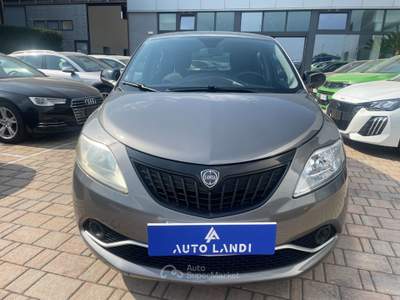 Lancia Ypsilon 1.0 firefly hybrid Silver s&amp;s 70cv Grigio usata Sarego