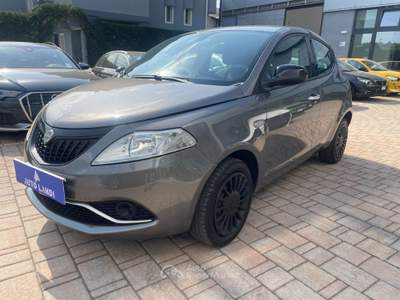 Lancia Ypsilon 1.0 firefly hybrid Silver s&amp;s 70cv Grigio usata Sarego