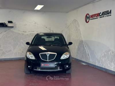 Lancia Ypsilon ADATTA A NEOPATENTATI Nero usata Roma