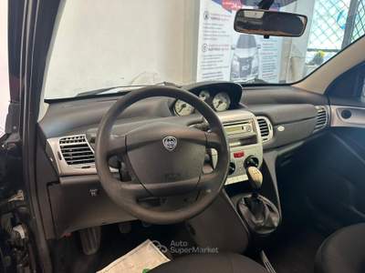 Lancia Ypsilon ADATTA A NEOPATENTATI Nero usata Roma