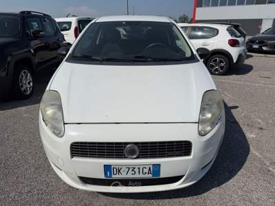 Fiat Grande Punto 1.3 MJT 75 3p.Van Active 2 posti Bianco usata Gemona del Friuli
